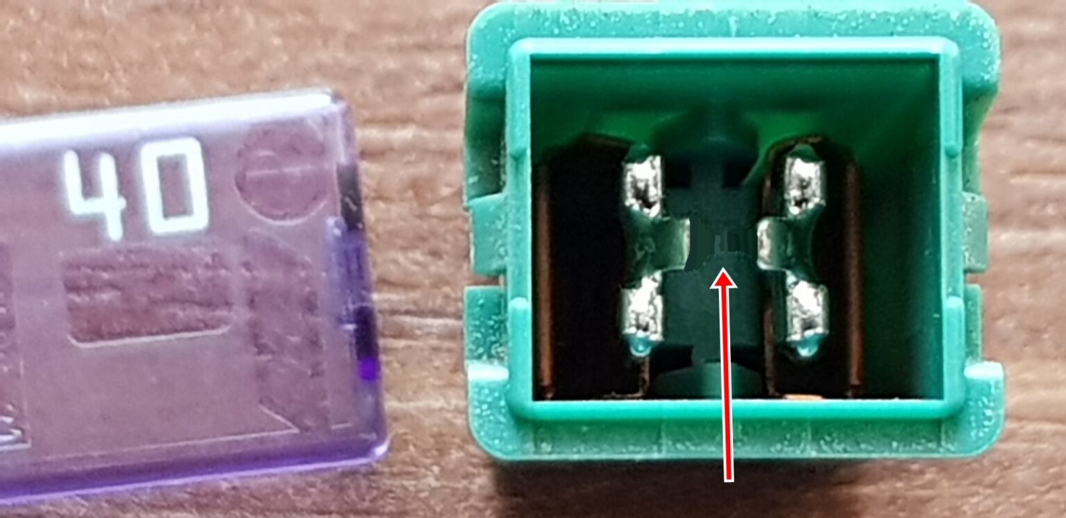 What Does a Blown 40 Amp Fuse Look Like (With Pictures)