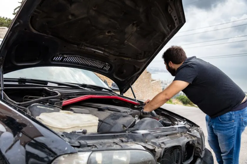 Car Is Completely Dead But The Battery Is Good (7 Possible Causes)